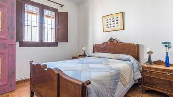 Travel crib, bed sheets, wheelchair access