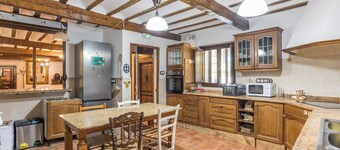 House with pool in the countryside 11 to 14 people, ideal for groups