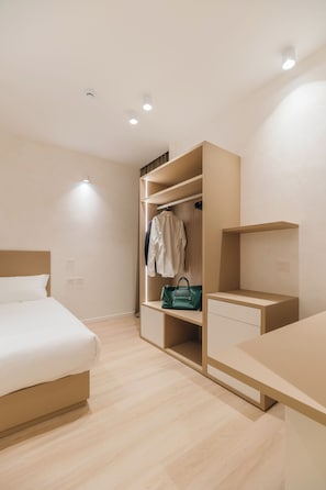 Deluxe Room, Balcony, Sea View | In-room safe, desk, iron/ironing board, free WiFi