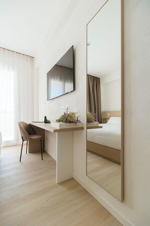 Junior-Zimmer, Balkon, Meerblick