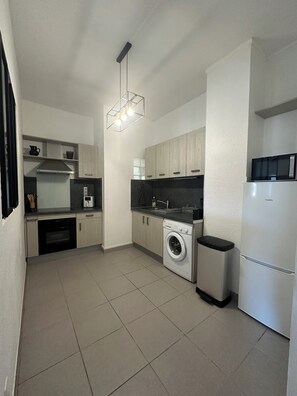 Mikrobølgeovn, ovn og kokeplater