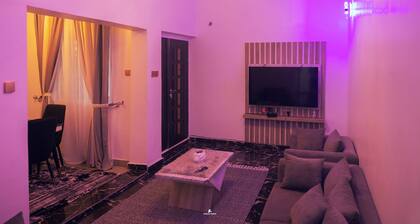 Seamless Shortlets - 1 BR. Fully Furnished and close to hotspots.