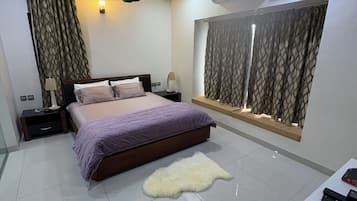 3 chambres, fer et planche Ă repasser, Wi-Fi, draps fournis