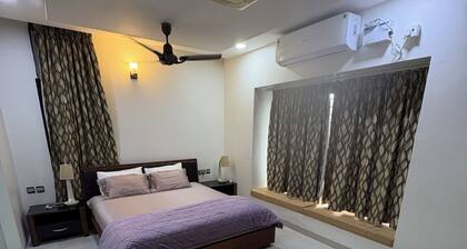 Luxurious Jacuzzi villa/5 mins beach