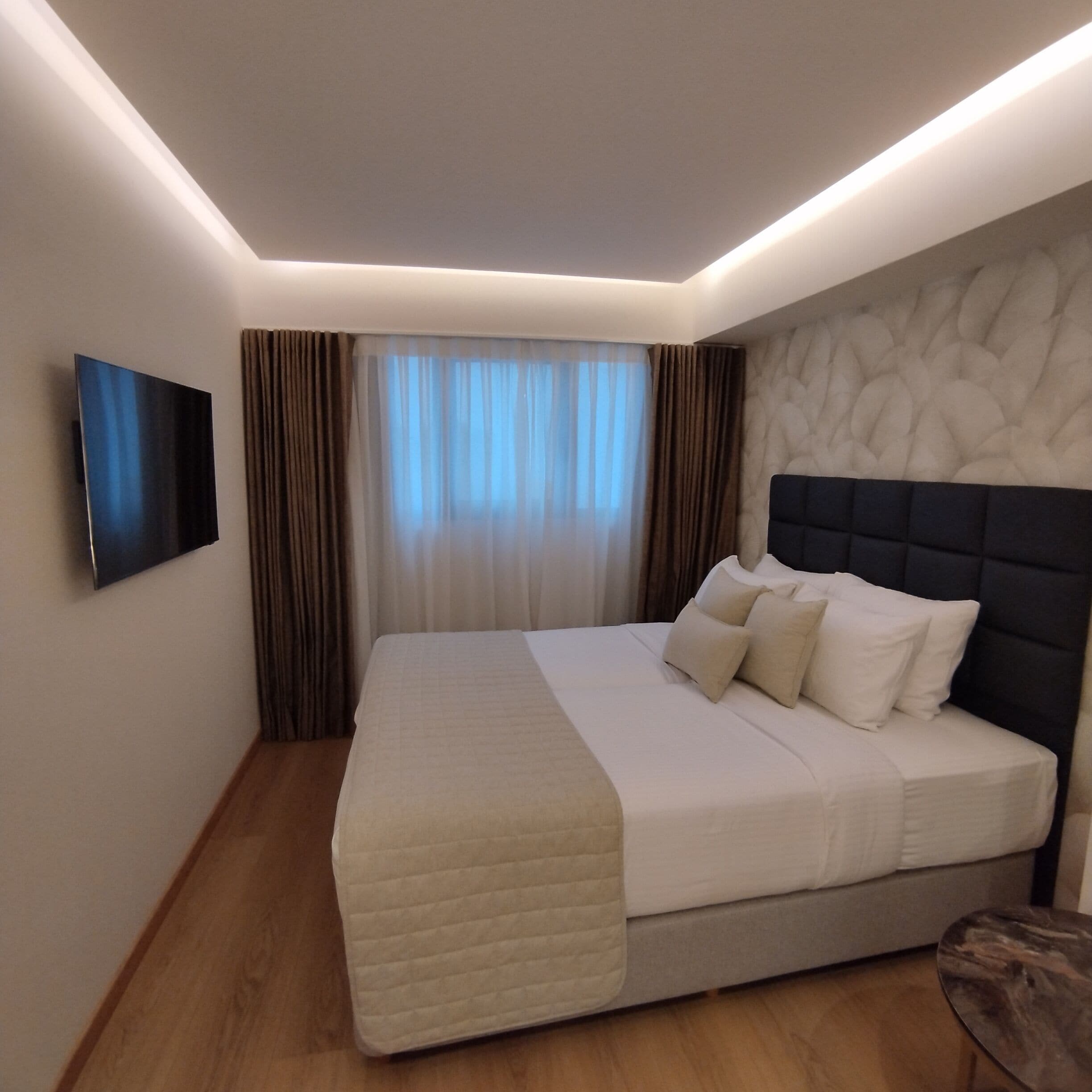 Economy-værelse med dobbeltseng eller 2 enkeltsenge | Pengeskab på værelset, mørklægningsgardiner, lydisolering