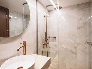 Economy Double or Twin Room | Bathroom | Slippers - Great Athens Hotel (Athens)