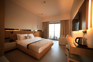 Rom – superior, sjøutsikt | Safe på rommet, blendingsgardiner og wi-fi (inkludert)