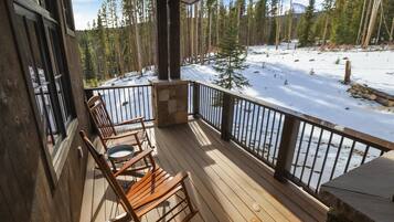 House, 6 Bedrooms | Property grounds