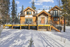 House, 5 Bedrooms | Exterior