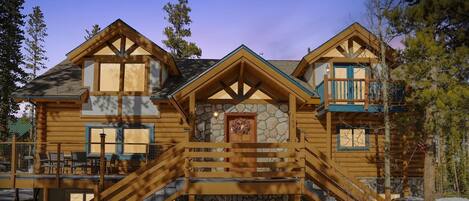 House, 5 Bedrooms | Exterior