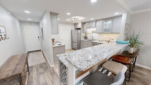 Condo, 2 Bedrooms | Private kitchen | Fridge, oven, coffee/tea maker, toaster - Shoreline Towers 3025 2 Bedroom Condo (Destin)