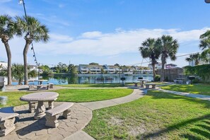 Outdoor dining - Shoreline Towers 3025 2 Bedroom Condo (Destin)