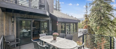 House, 4 Bedrooms | Outdoor dining