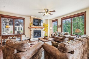 Apartment, 3 Schlafzimmer | Wohnbereich