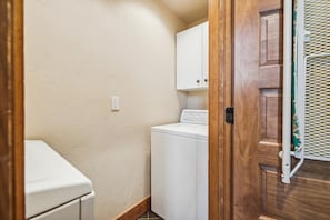 Townhome, 4 Bedrooms | Interior