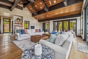 Maison, 6 chambres | Aire de séjour