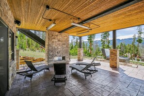 House, 6 Bedrooms | Terrace/patio