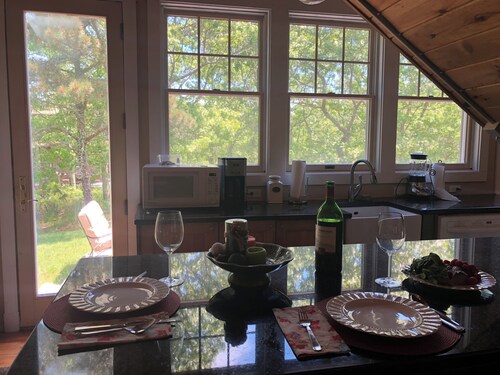 3-bedroom townhome in charming Edgartown with WiFi, AC. Start your vacation now