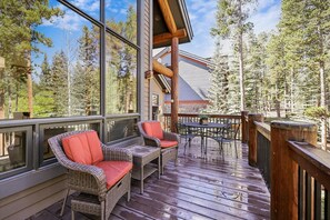 Casa, 5 dormitoris | Servei de restauració a l'aire lliure