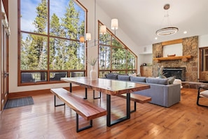 House, 5 Bedrooms | Interior