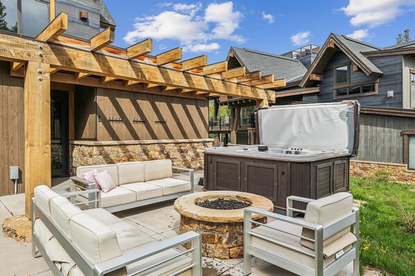 Maison mitoyenne, 4 chambres | Terrasse/Patio