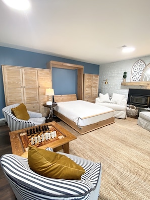 Villa, 3 Bedrooms | 3 bedrooms, laptop workspace, iron/ironing board, free WiFi