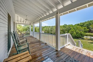 House, 4 Bedrooms | Terrace/patio