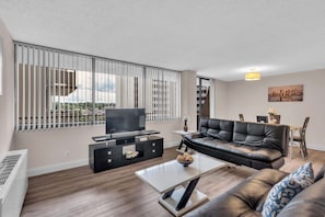 Apartment, 2 Bedrooms | Living area
