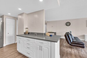 Apartment, 2 Bedrooms | Interior
