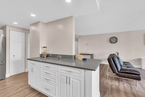 Apartment, 2 Bedrooms | Interior