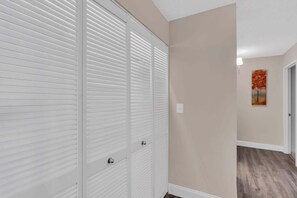 Apartment, 2 Bedrooms | Interior