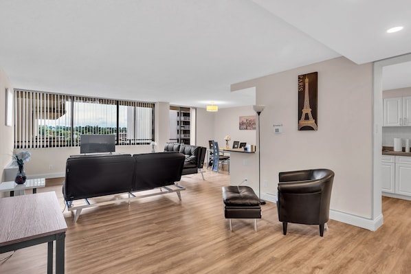 Apartment, 2 Bedrooms | Interior
