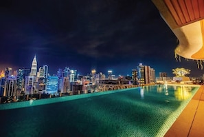 Hồ bơi ngoài trời 