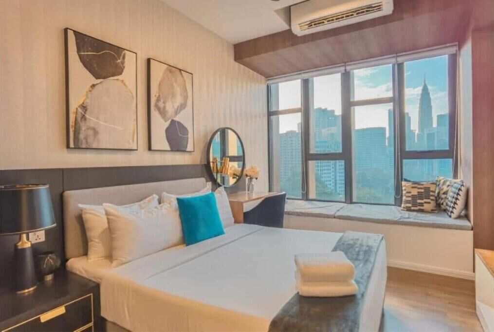 Deluxe Studio, City View | Desk, soundproofing, iron/ironing board, free WiFi