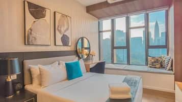 Deluxe Studio, City View | Desk, soundproofing, iron/ironing board, free WiFi