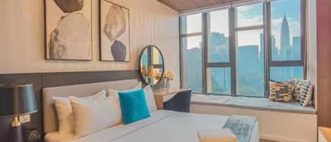 Deluxe Studio, City View | Desk, soundproofing, iron/ironing board, free WiFi