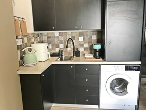 Apartment, Smoking