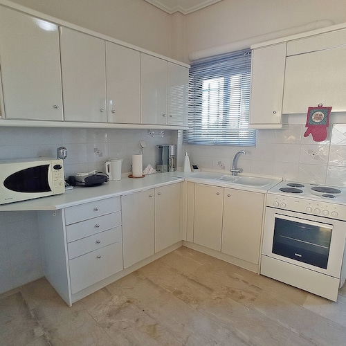 Lechaio Corinth Maisonette for 4 - A Lechaio Beach Corinth Maisonette - Building A