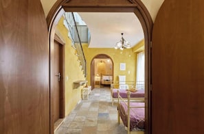 2 chambres, fer et planche à repasser, Wi-Fi, draps fournis