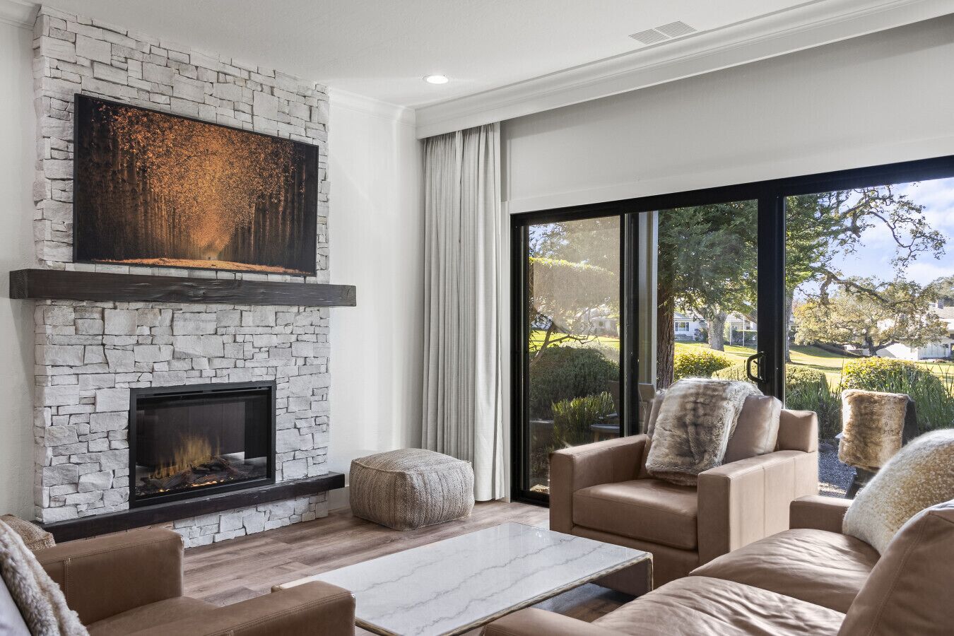 Smart-TV, peis og stereoanlegg