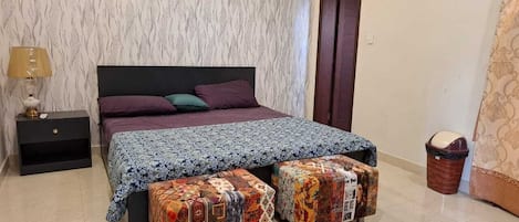 Fer et planche Ă repasser, Wi-Fi, draps fournis