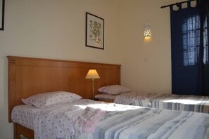 1 bedroom, iron/ironing board, bed sheets - Apartment with sea view, Tavira (Tavira)