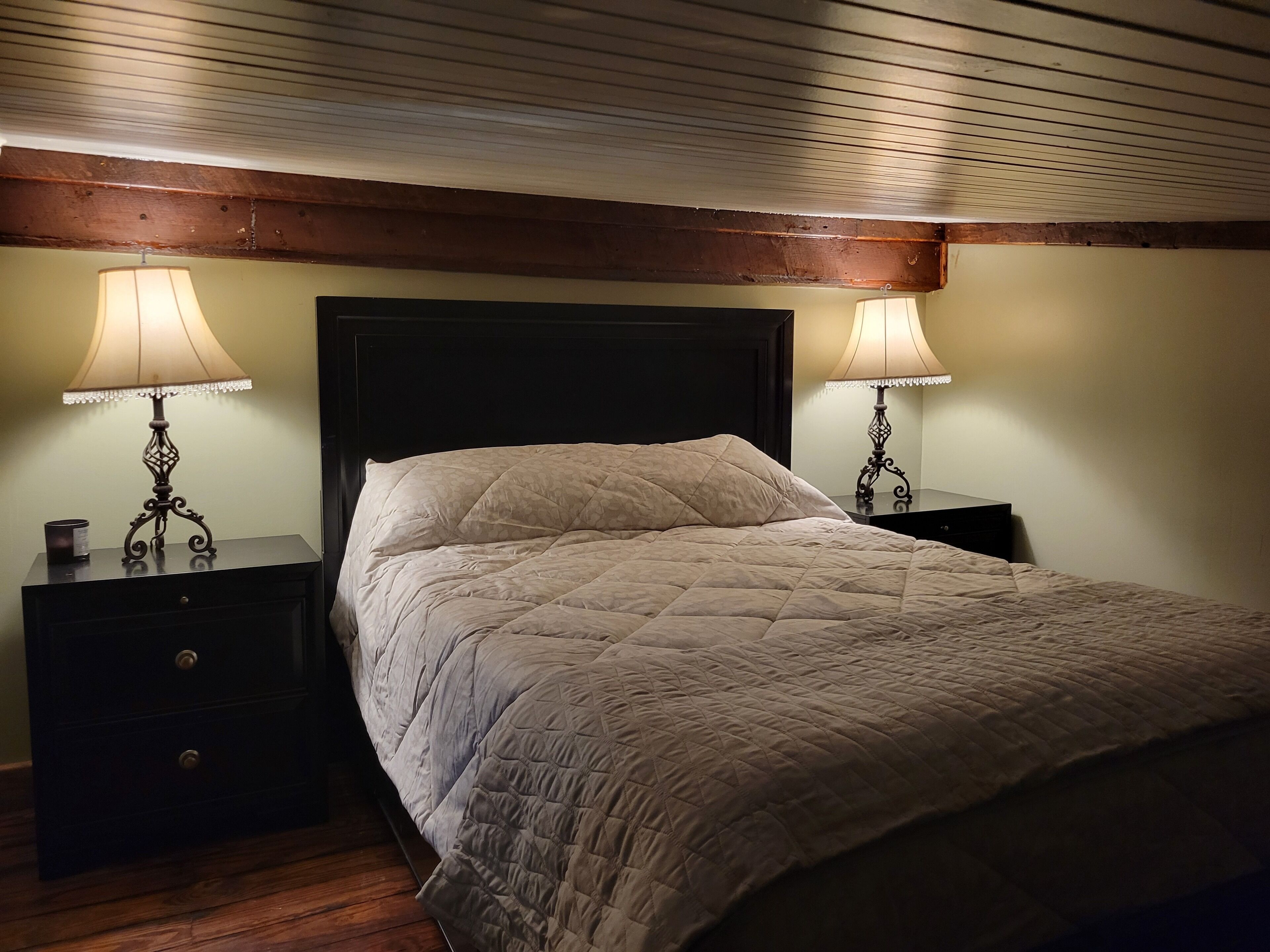 1 bedroom, desk, free WiFi, bed sheets