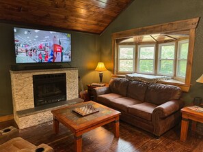 Smart TV y chimenea 