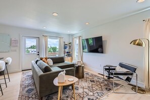 Smart TV, books, offices