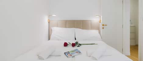 Family Apartment, Multiple Bedrooms (Central Cozy 2 Bedroom Apartment) | 2 bedrooms, laptop workspace, free WiFi, bed sheets