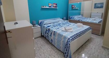 Deluxe, apartment within walking distance of Gallico Marina beach...