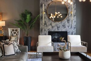 Smart TV, offices - Savannah Charm Walk to Forsyth Park, and Chatham Square (Savannah)