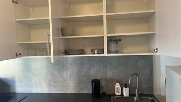 Micro-ondes, four, plaque de cuisson