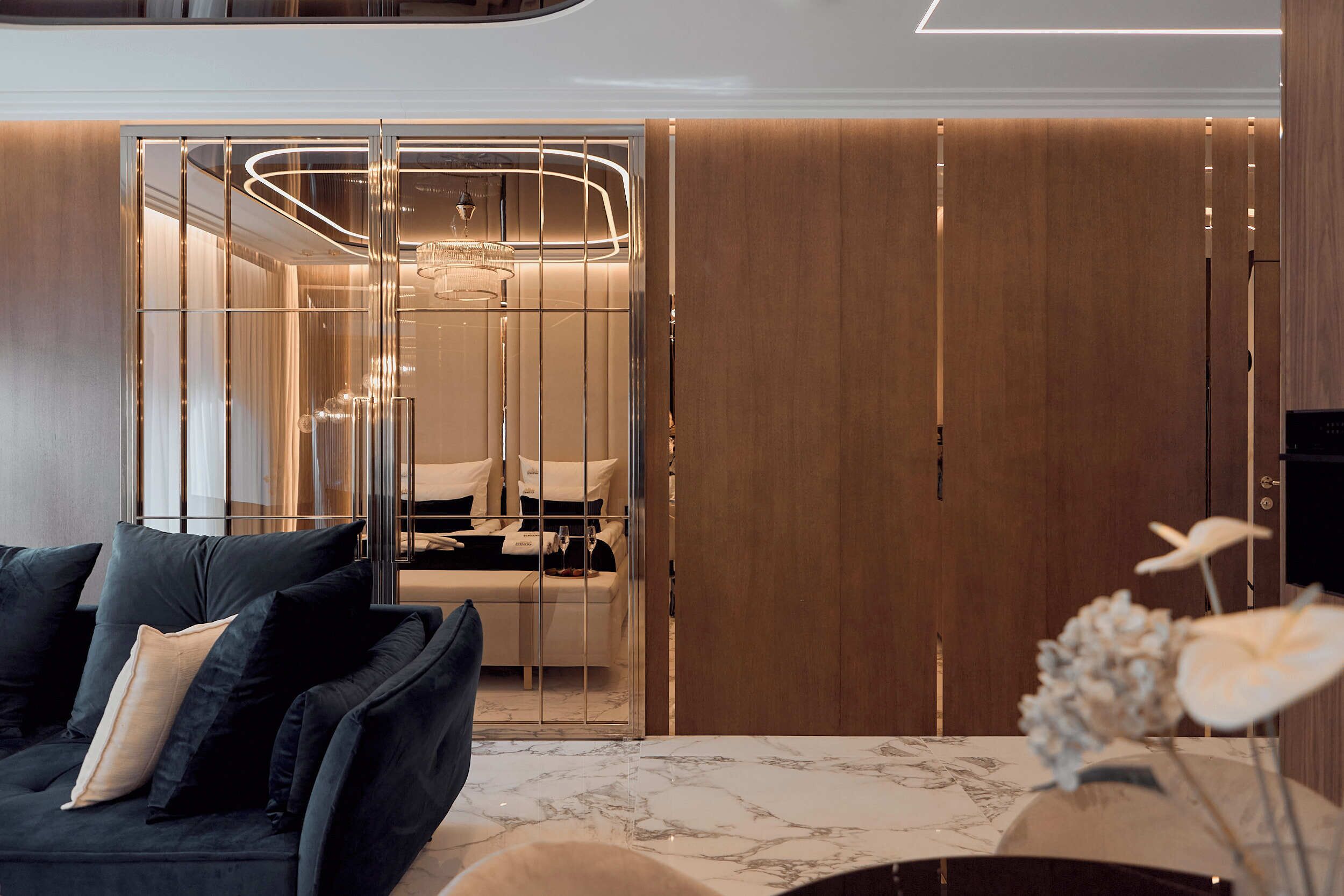 Apartamento superior, 1 habitación, baño privado | Zona de estar | Una televisión de pantalla plana